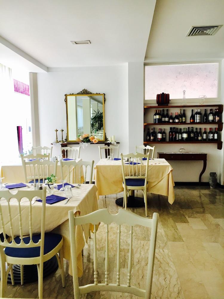 Hotel De Amicis Riccione Kültér fotó
