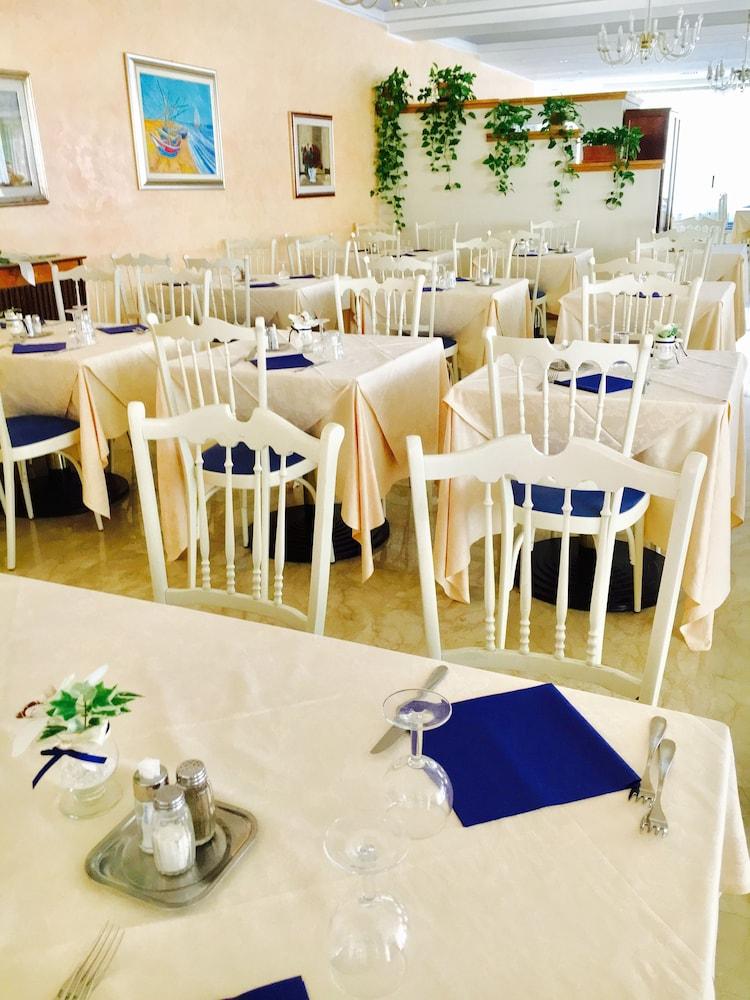 Hotel De Amicis Riccione Kültér fotó
