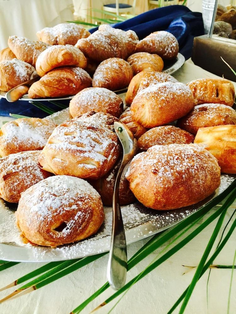 Hotel De Amicis Riccione Kültér fotó