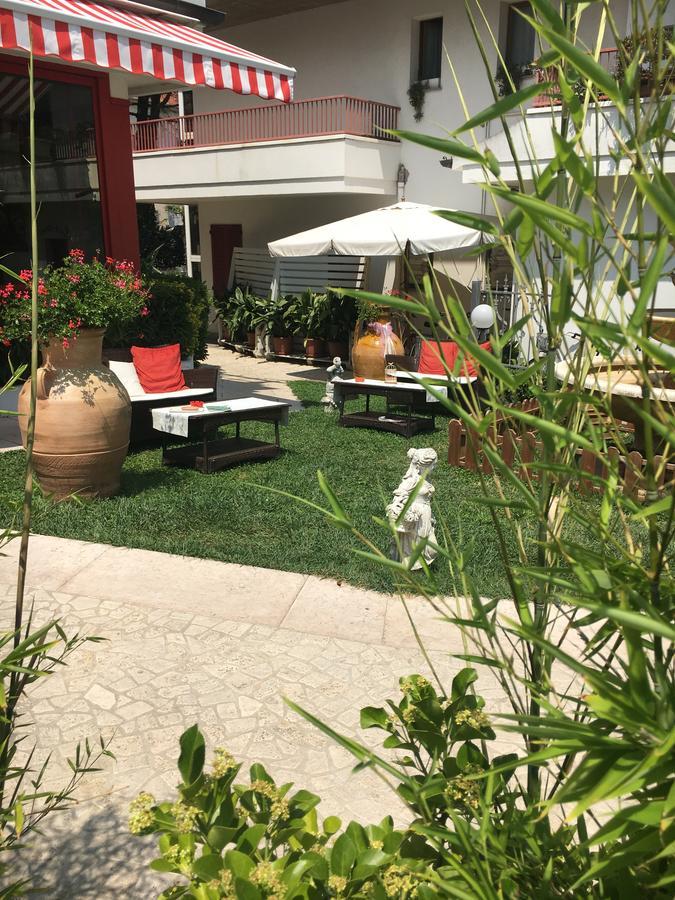 Hotel De Amicis Riccione Kültér fotó