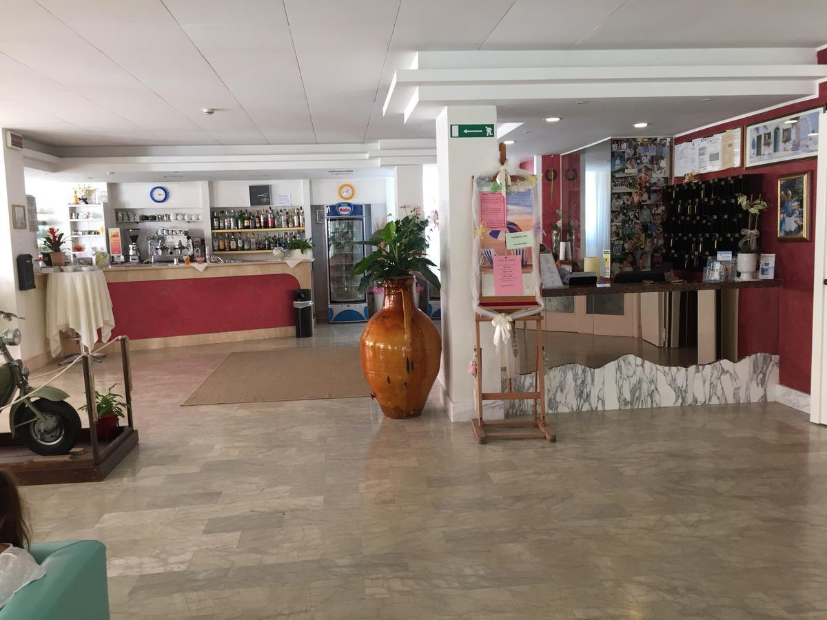 Hotel De Amicis Riccione Kültér fotó