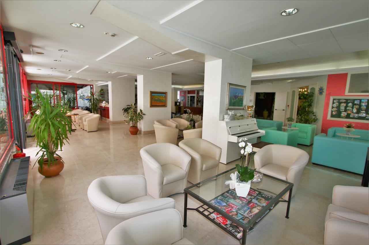 Hotel De Amicis Riccione Kültér fotó