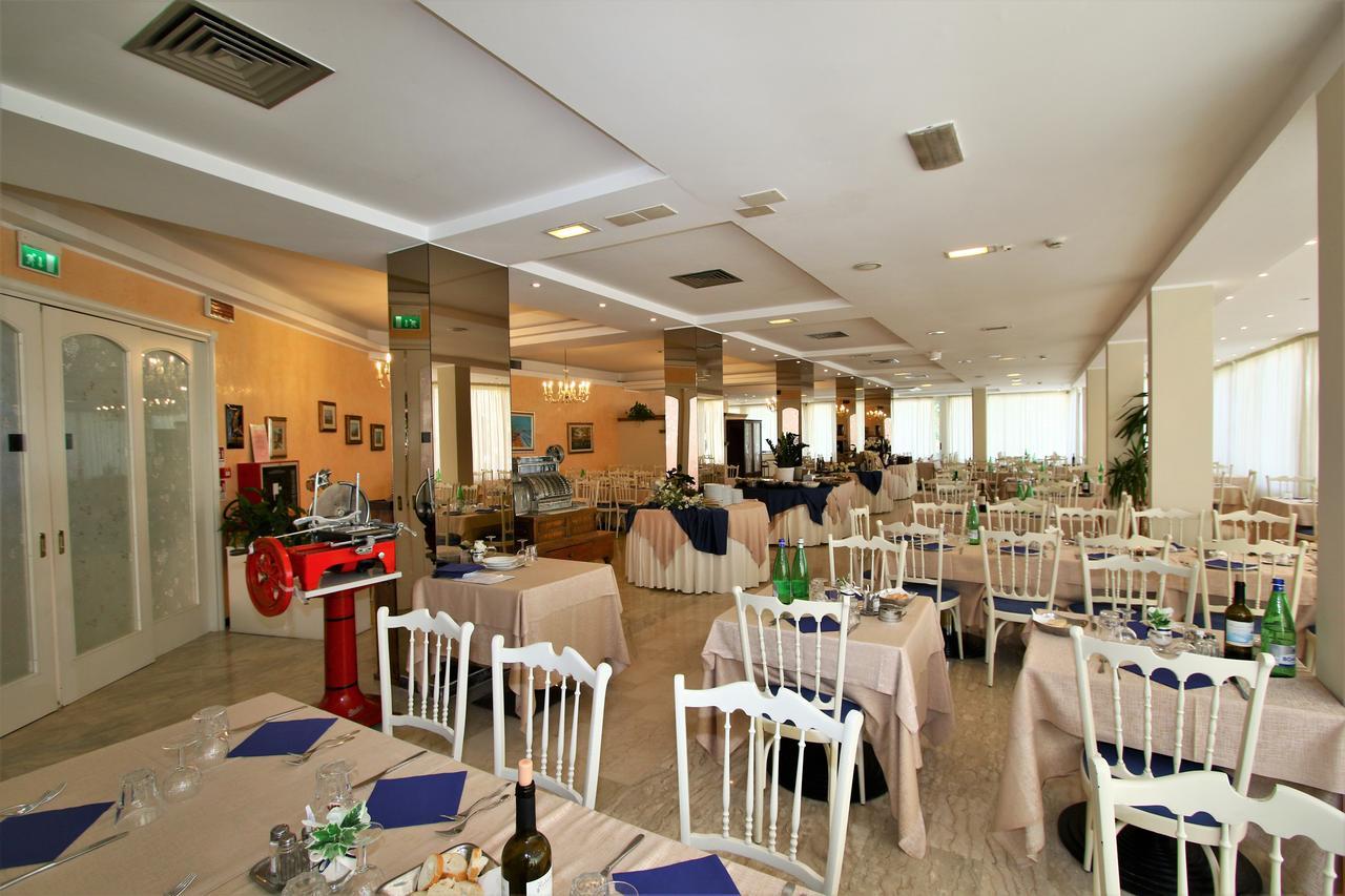Hotel De Amicis Riccione Kültér fotó