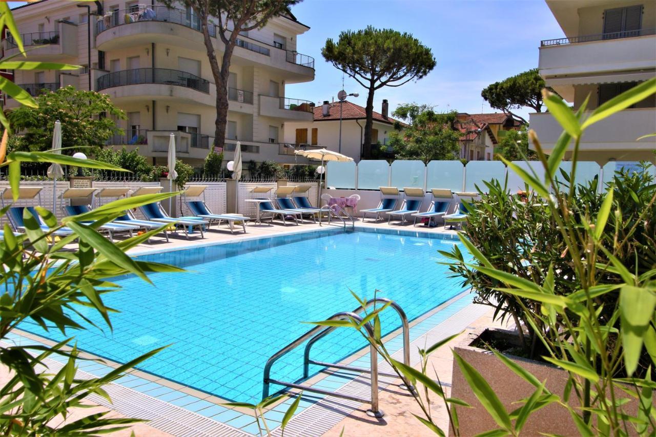 Hotel De Amicis Riccione Kültér fotó