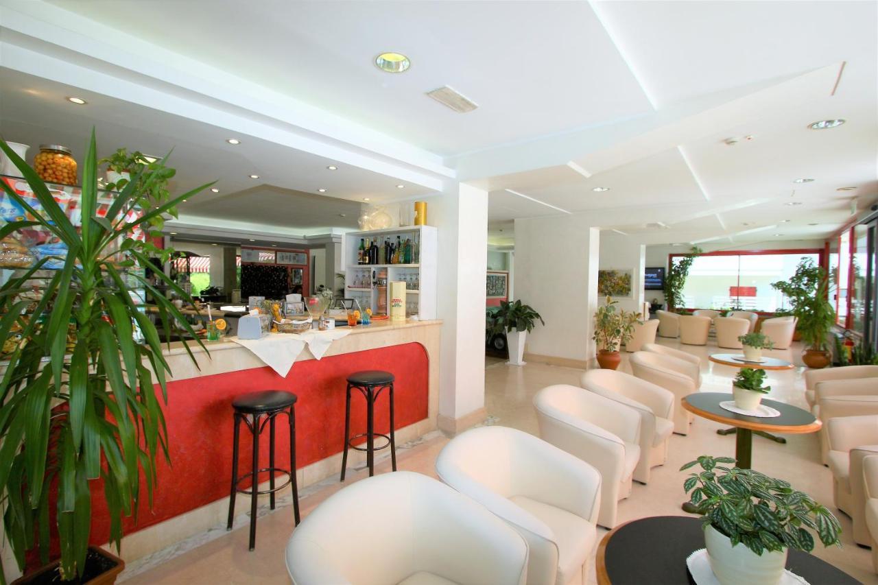 Hotel De Amicis Riccione Kültér fotó