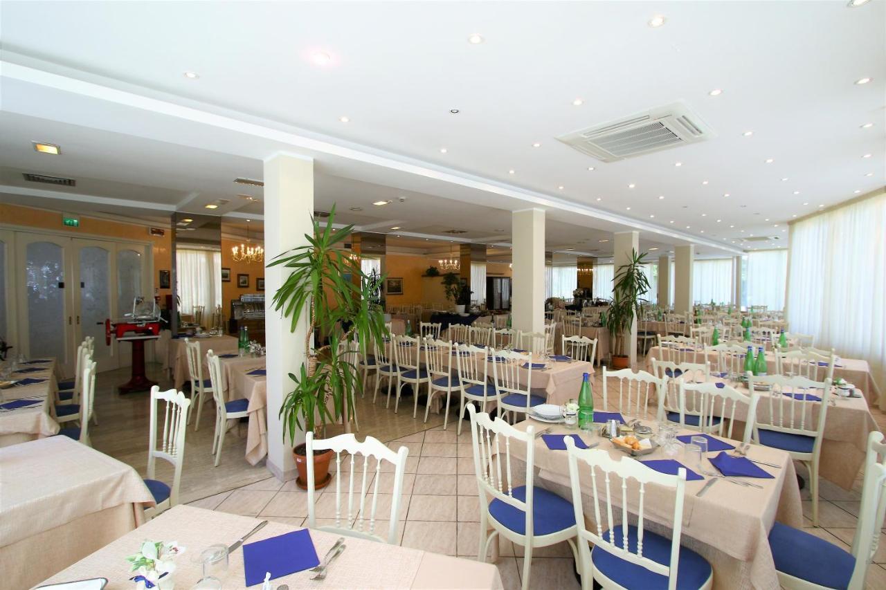 Hotel De Amicis Riccione Kültér fotó